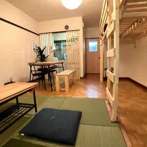 アパート シティ湯川d号室
